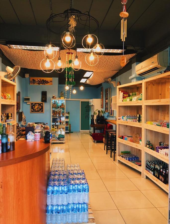 Aekkalukthai Hostel Rayong Bagian luar foto