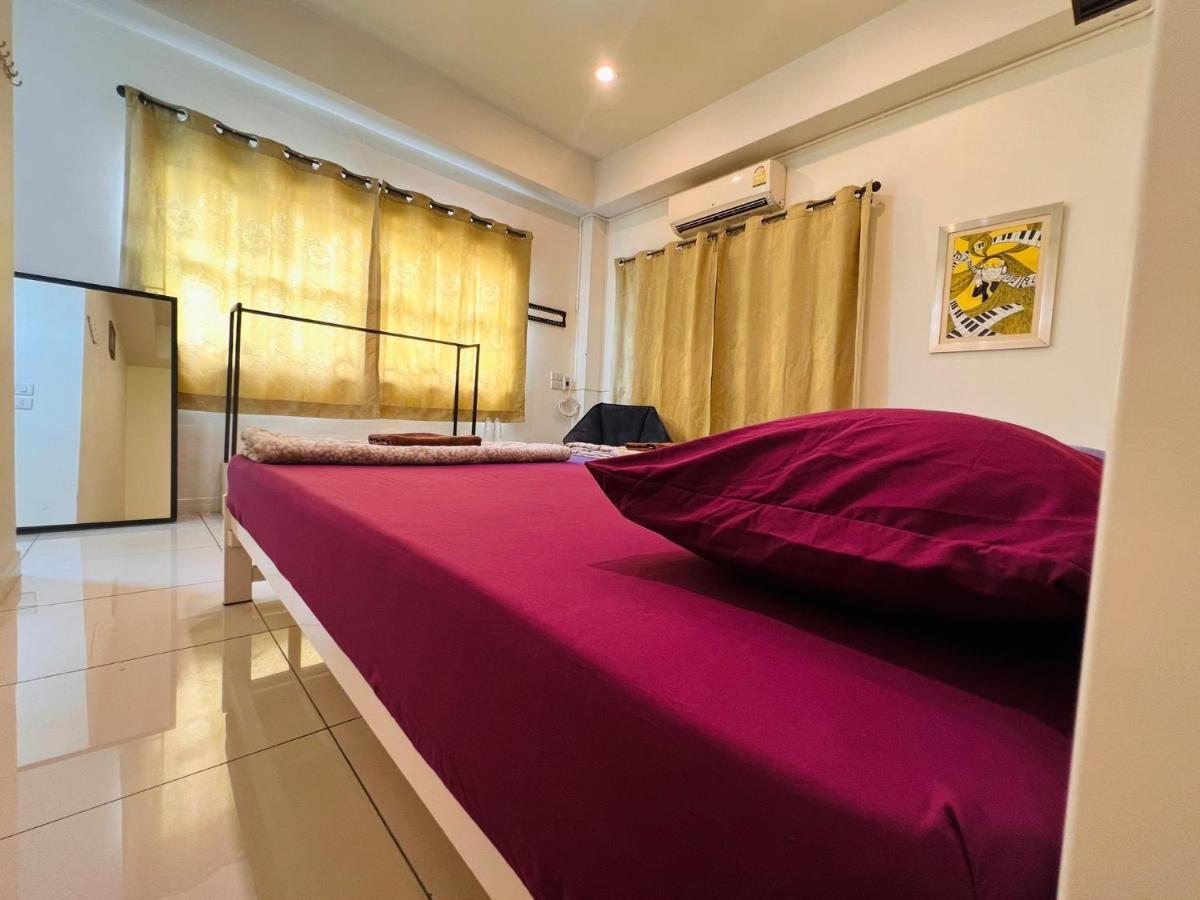 Aekkalukthai Hostel Rayong Bagian luar foto