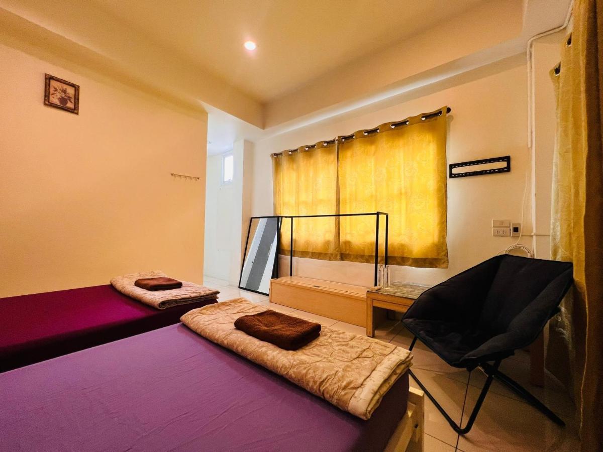 Aekkalukthai Hostel Rayong Bagian luar foto