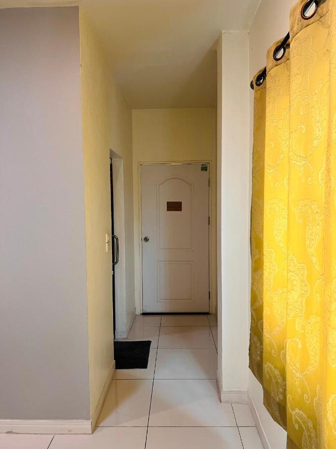 Aekkalukthai Hostel Rayong Bagian luar foto