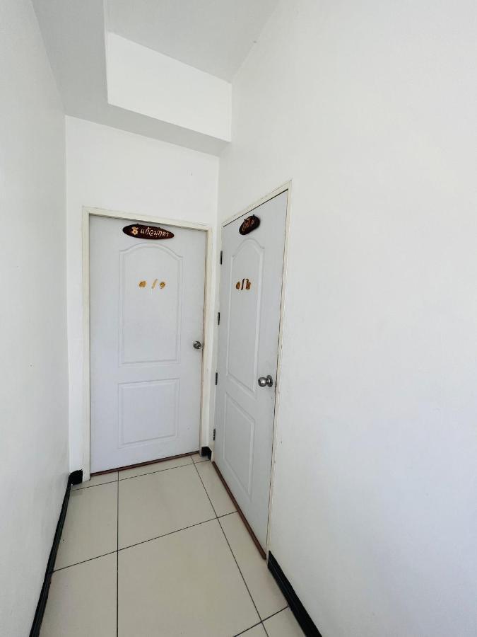 Aekkalukthai Hostel Rayong Bagian luar foto